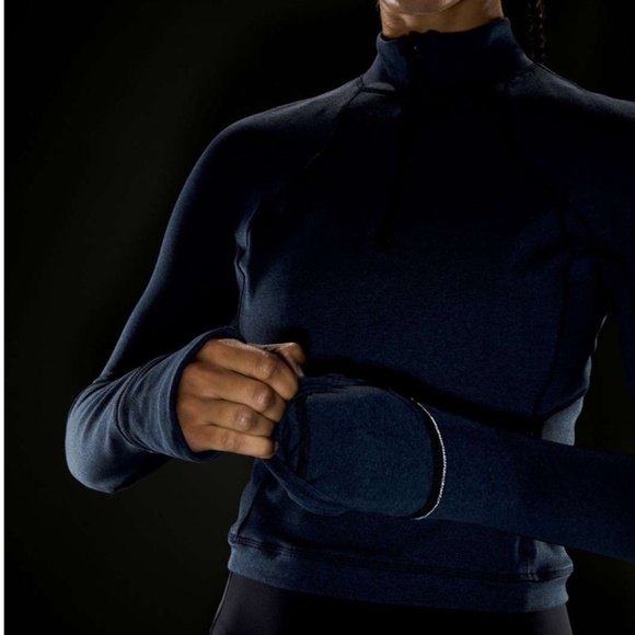 Lululemon Rulu Cropped Half-Zip (M) (Heathered True Navy / Black) (2022) - Picture 5 of 8
